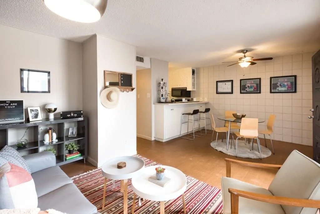 Casa Del Rio - Living/Dining - Photo 4 of 11