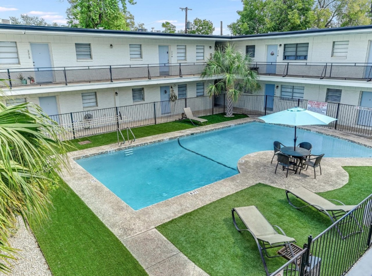 Westfort Broadway - San Antonio, TX - Photo 1 of 28