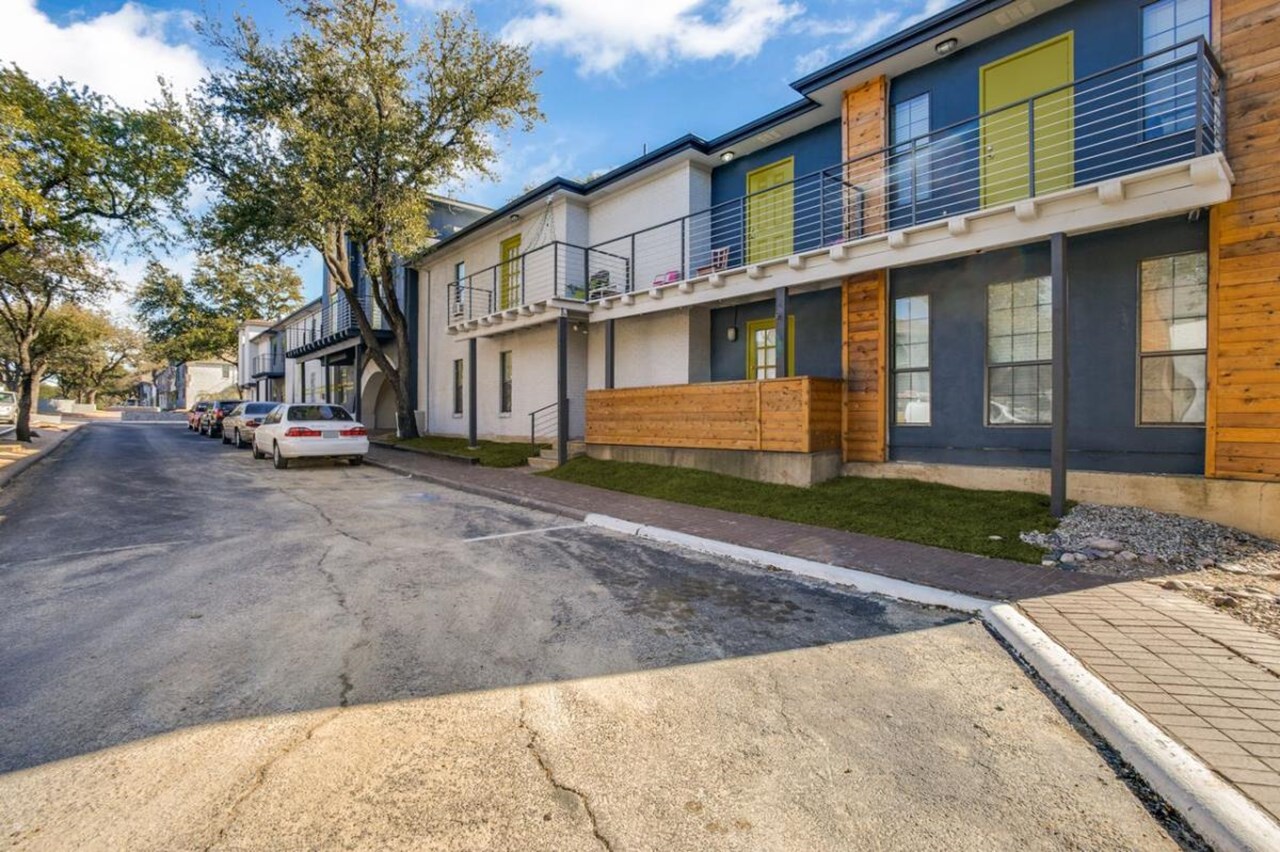 Regency at Ridgmar - Exterior - Photo 2 of 29