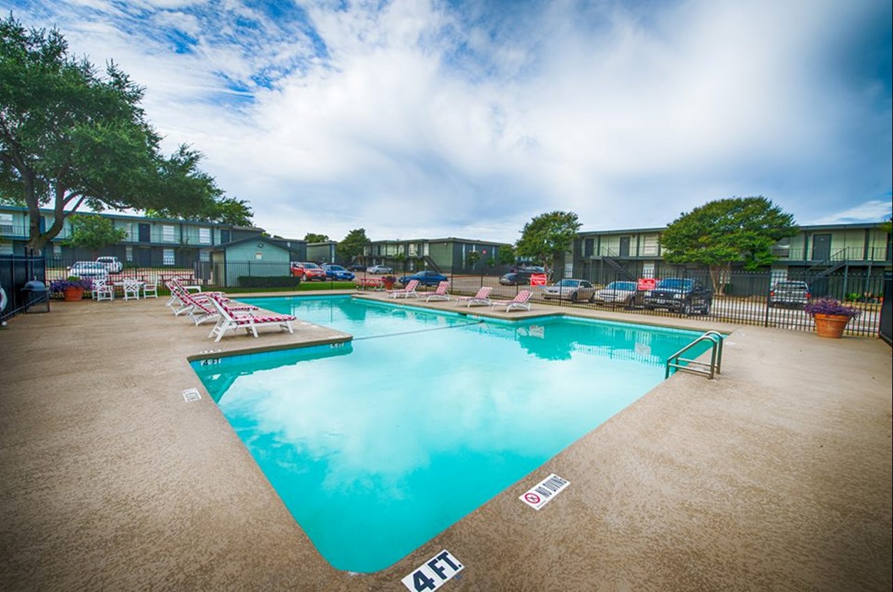 Mirage - Arlington, TX - Photo 1 of 3