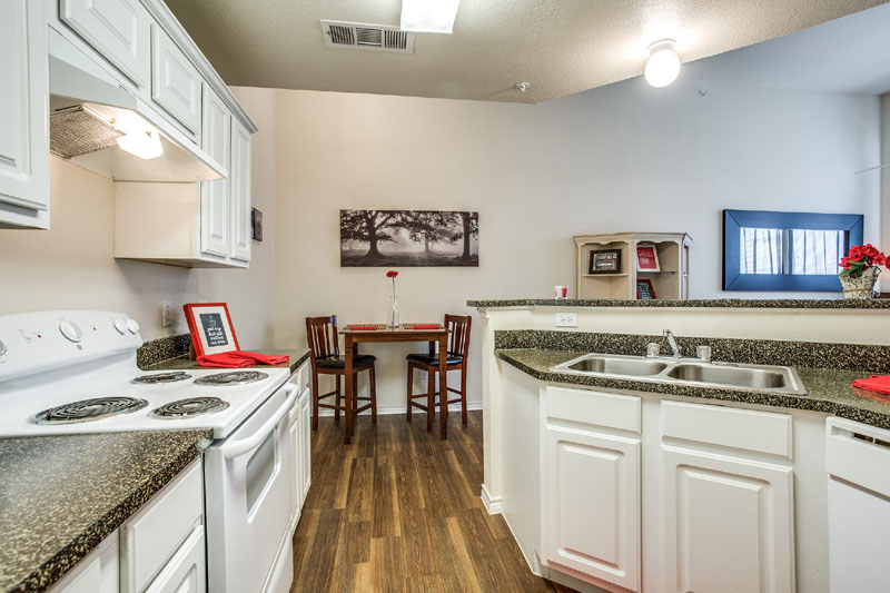 Treymore at McKinney - Kitchen - Photo 5 of 7