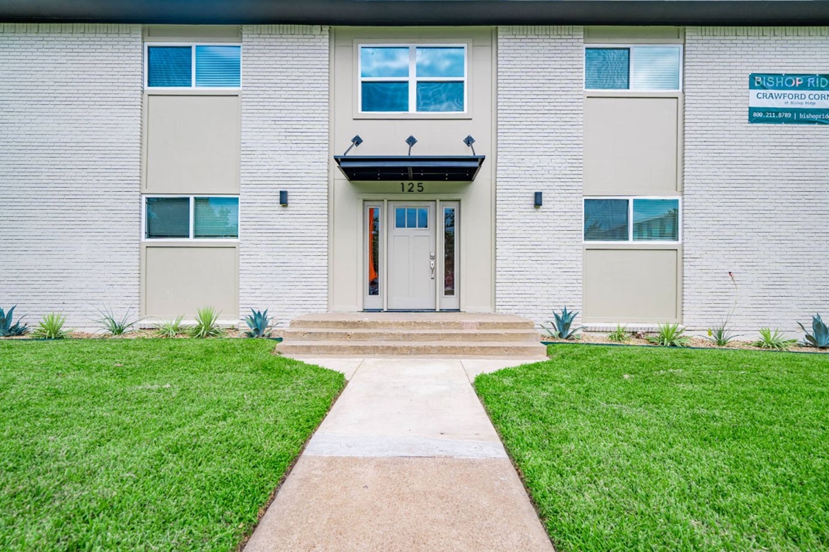 Crawford Corner at Ridge Dallas 1225+ for 1 Beds