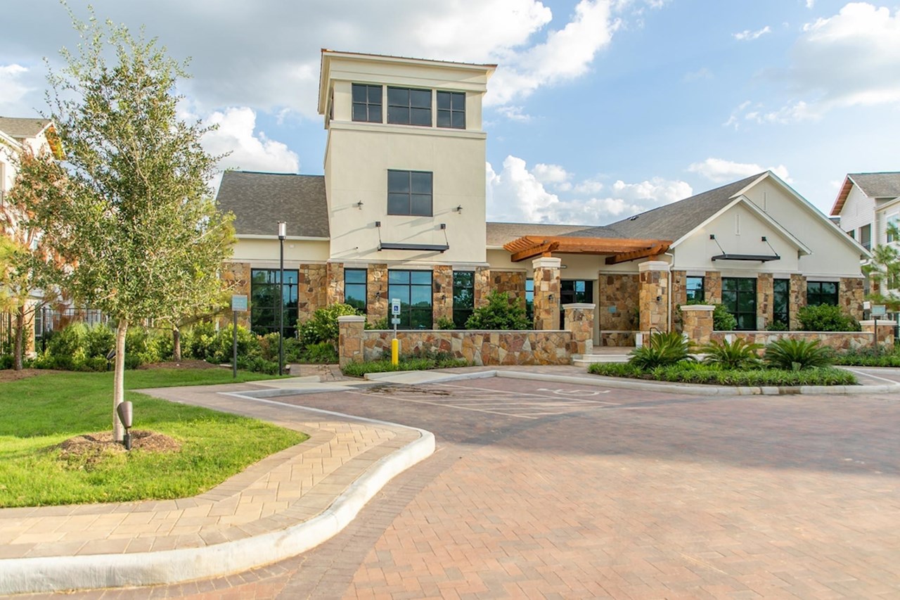 Stone Loch - Tomball, TX - Photo 1 of 29