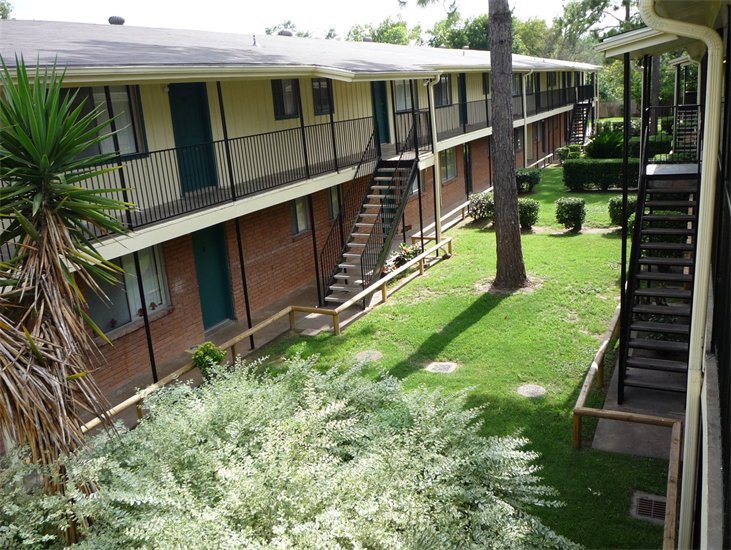 Cedar Creek Apartment