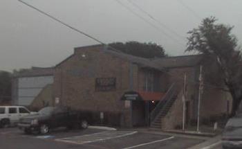 Cloverleaf Apartment