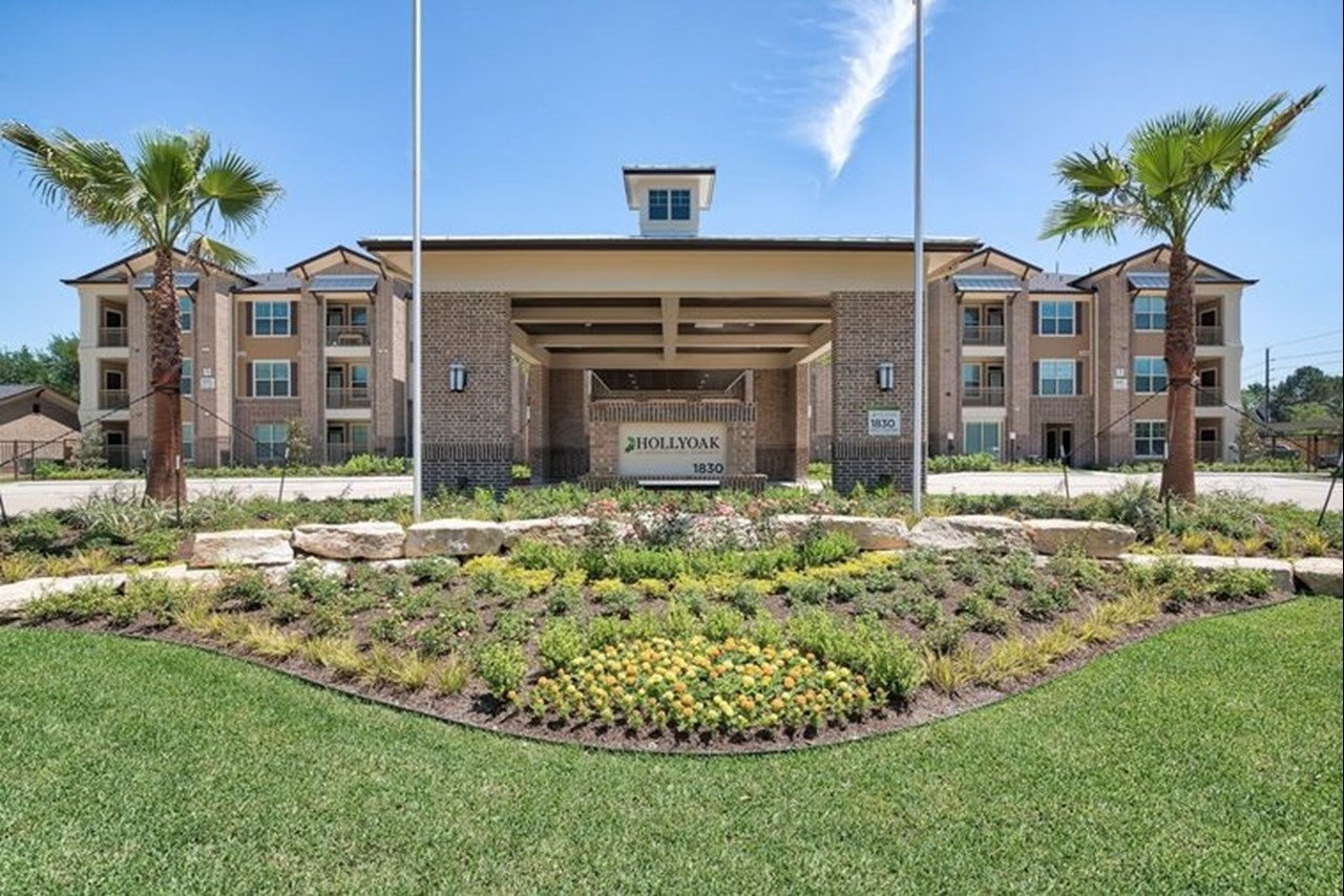 Hollyoak Senior Living - Houston, TX - Photo 1 of 12