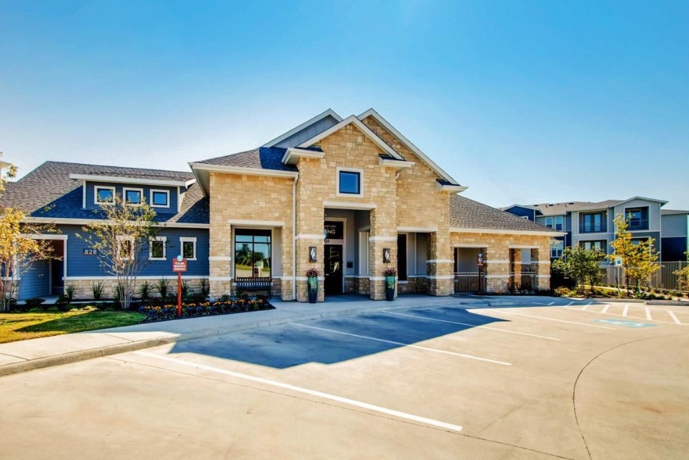 Hays Park Apartments Kyle 1125+ for 1 & 2 Bed Apts