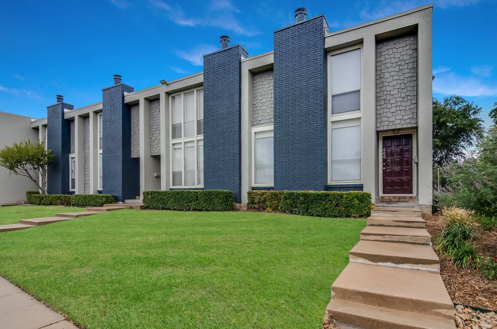 Falls on Clearwood in Richardson, TX View Photos, Floorplans & Pricing