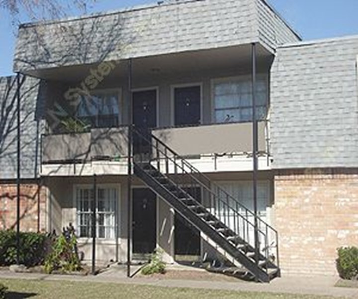 Alief Square Apartments