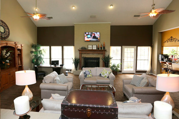 Glen - Clubhouse - Photo 6 of 10