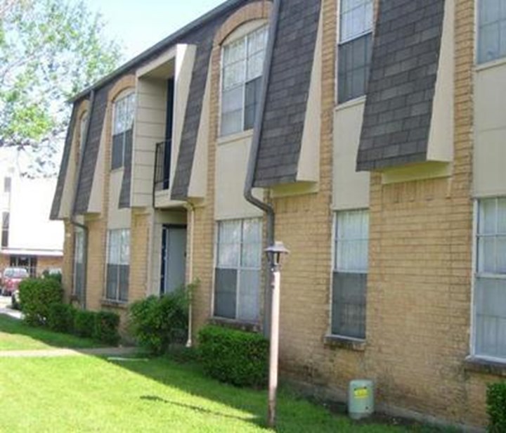 Glenview Square Apartments