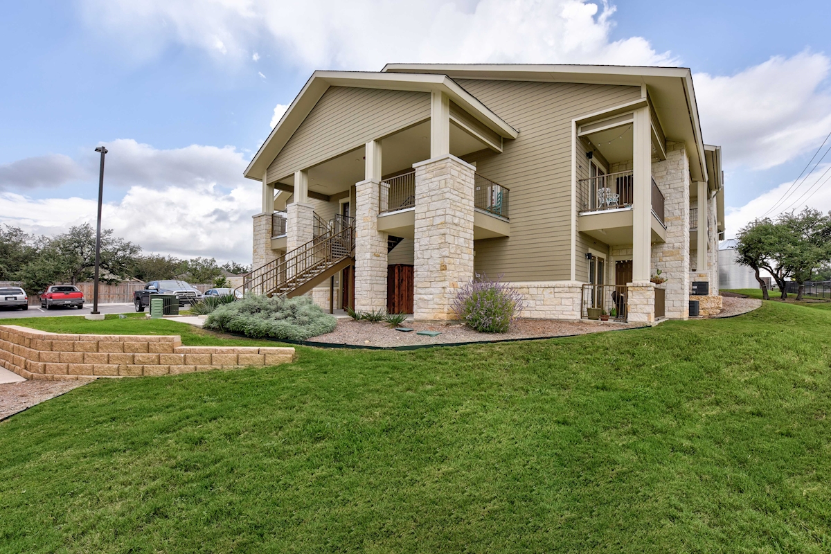 Woodcreek Wimberley 1299+ for 1 & 2 Bed Apts