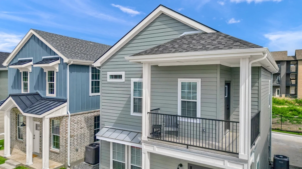 Heritage Court - Exterior - Photo 6 of 26