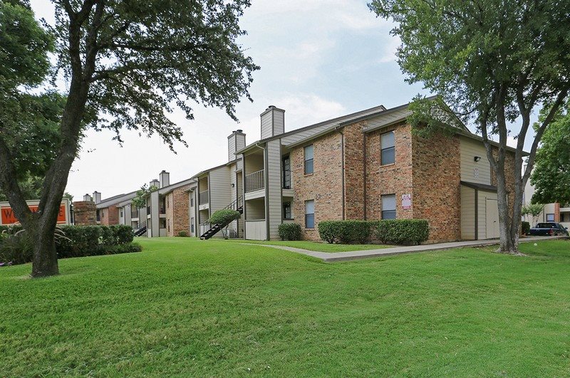 Estelle Creek North Irving 1041+ for 1 & 2 Bed Apts