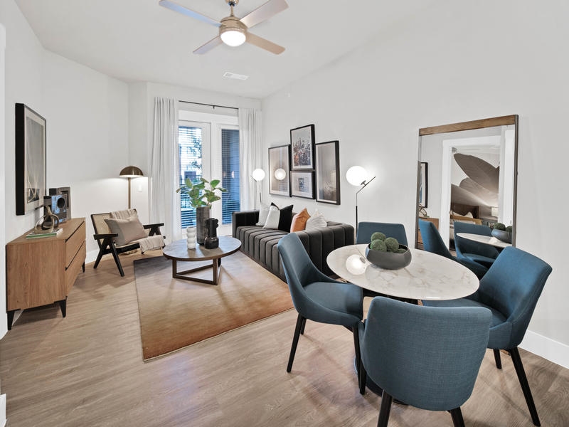 Taylor Heights - Living/Dining - Photo 5 of 11