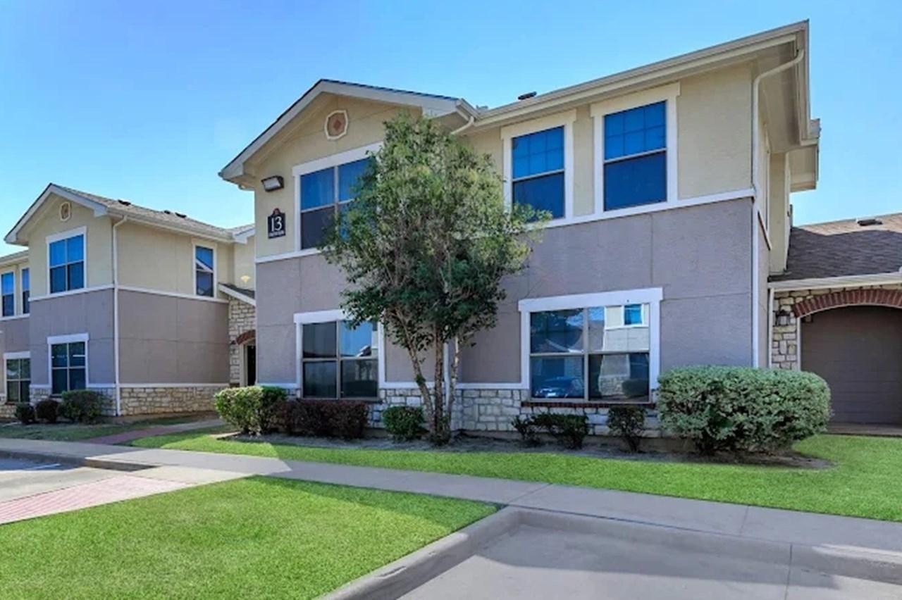 Rosemont at Mission Trails - Dallas, TX - Photo 1 of 15