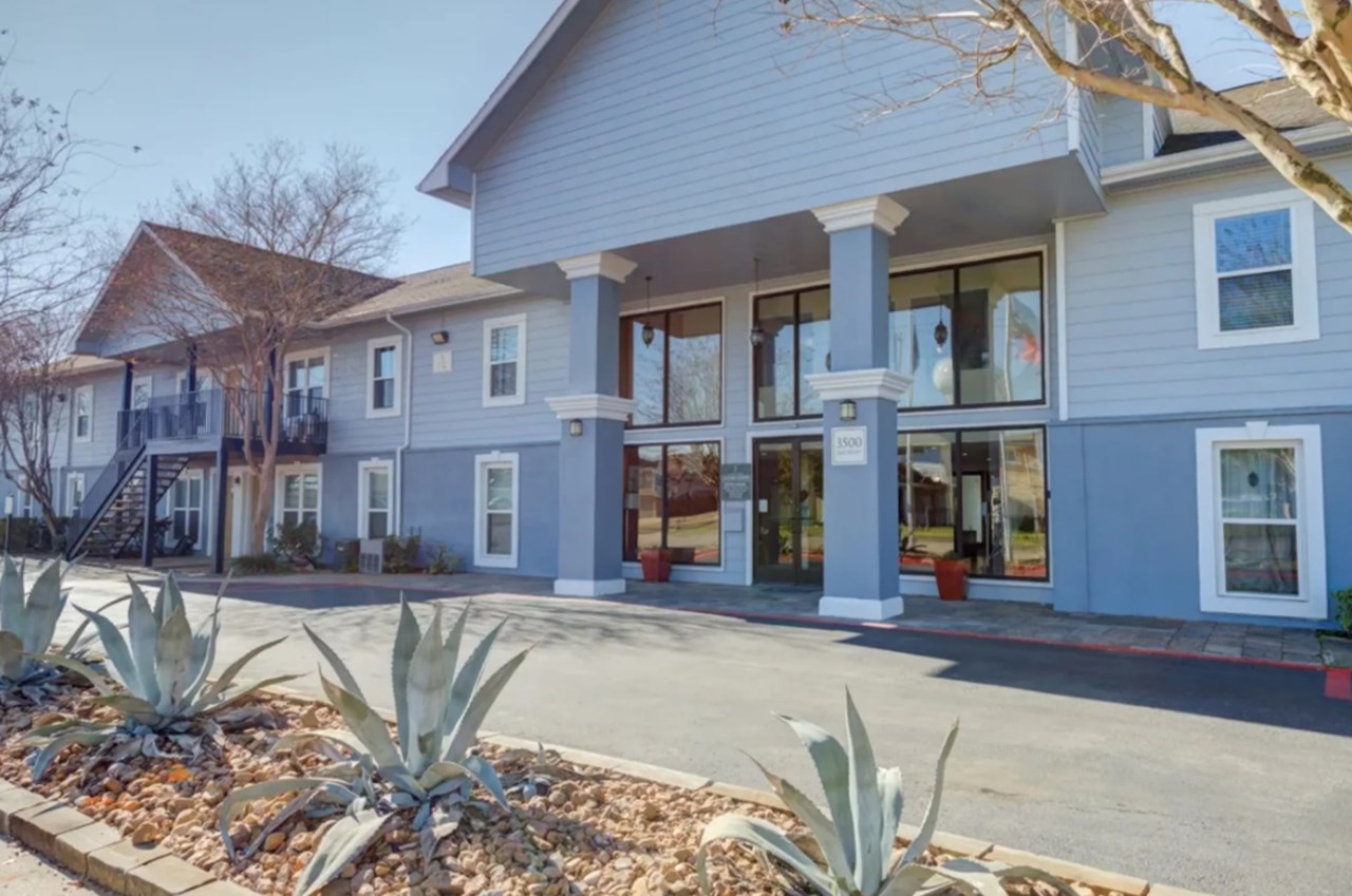 Vista Azul - Pasadena, TX - Photo 1 of 24
