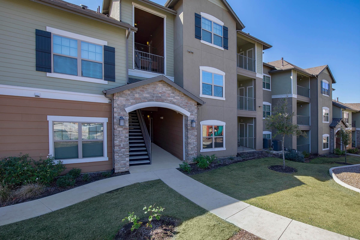 Cypress Creek at Joshua Station 1340+ for 1, 2, 3 & 4 Beds
