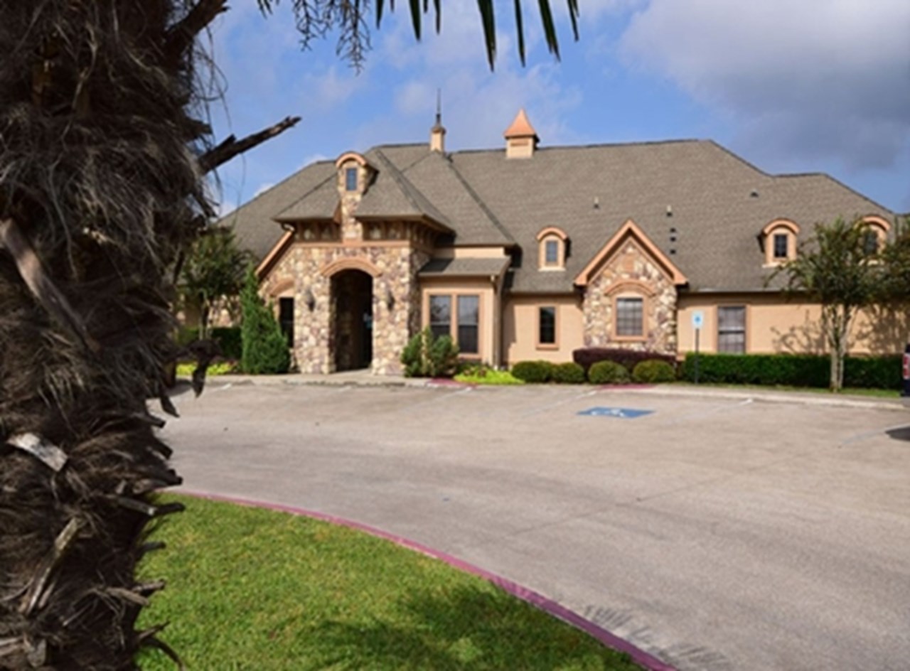 Lansbourough - Houston, TX - Photo 1 of 2