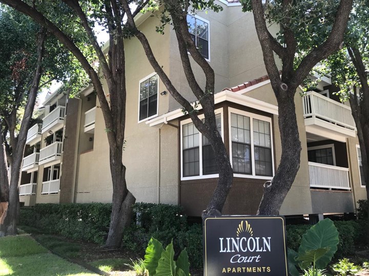 Lincoln Court Apartments