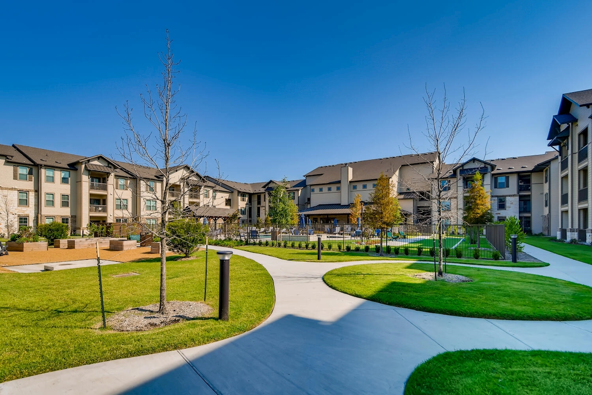Alders at Rockwall Apartments 1735+ for 1 & 2 Bed Apts