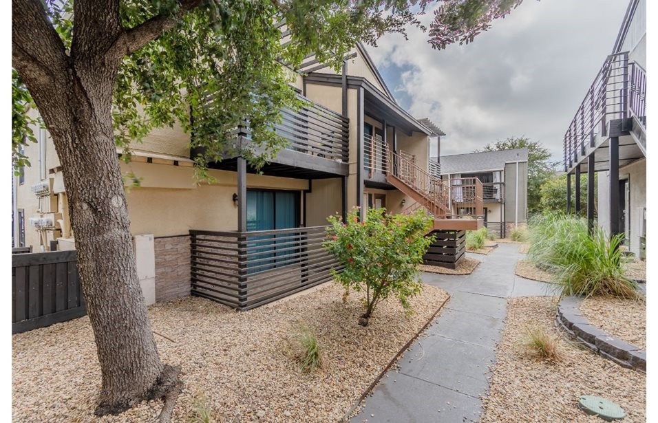 Cityscape - Exterior - Photo 5 of 41