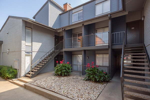 Maverick Oak Lawn