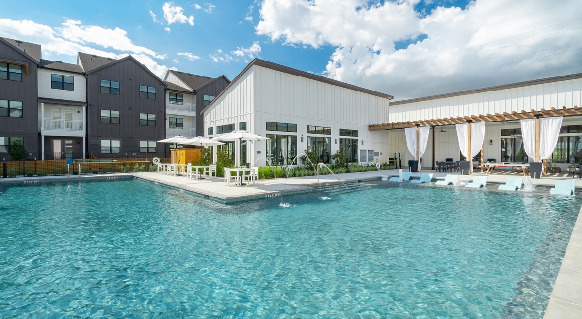 Abbey Haus - Pool - Photo 3 of 31
