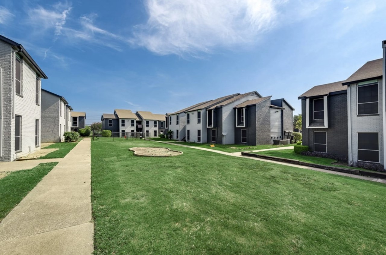 Harwell - Exterior - Photo 3 of 26