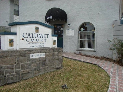 Calumet Court Apartments