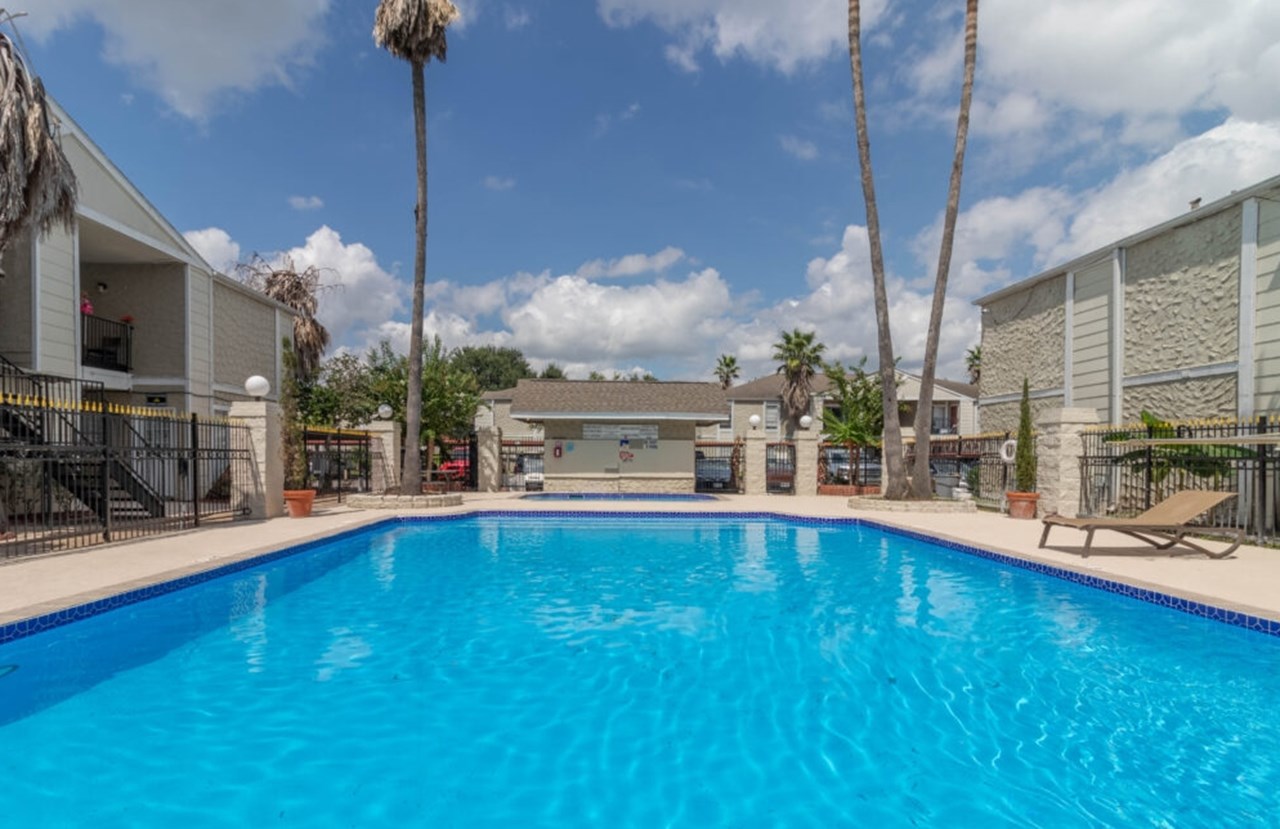 Pelican Landing - Houston, TX - Photo 1 of 8