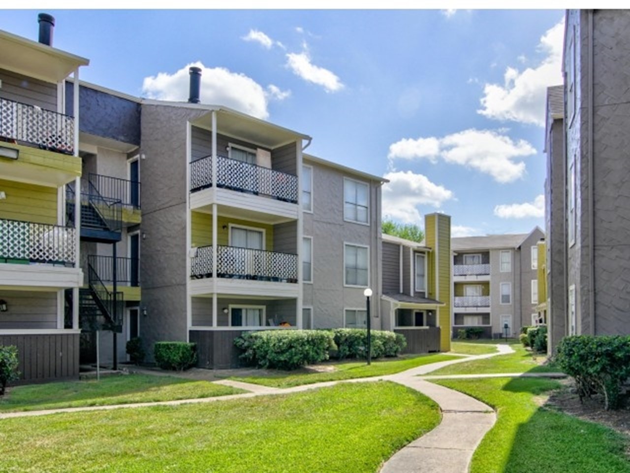 Parkway Parkgreen - Houston, TX - Photo 1 of 30
