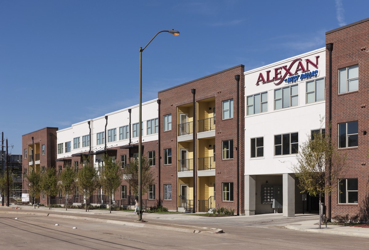 Alexan West Dallas Apartments 1245 For 1 2 Bed Apts