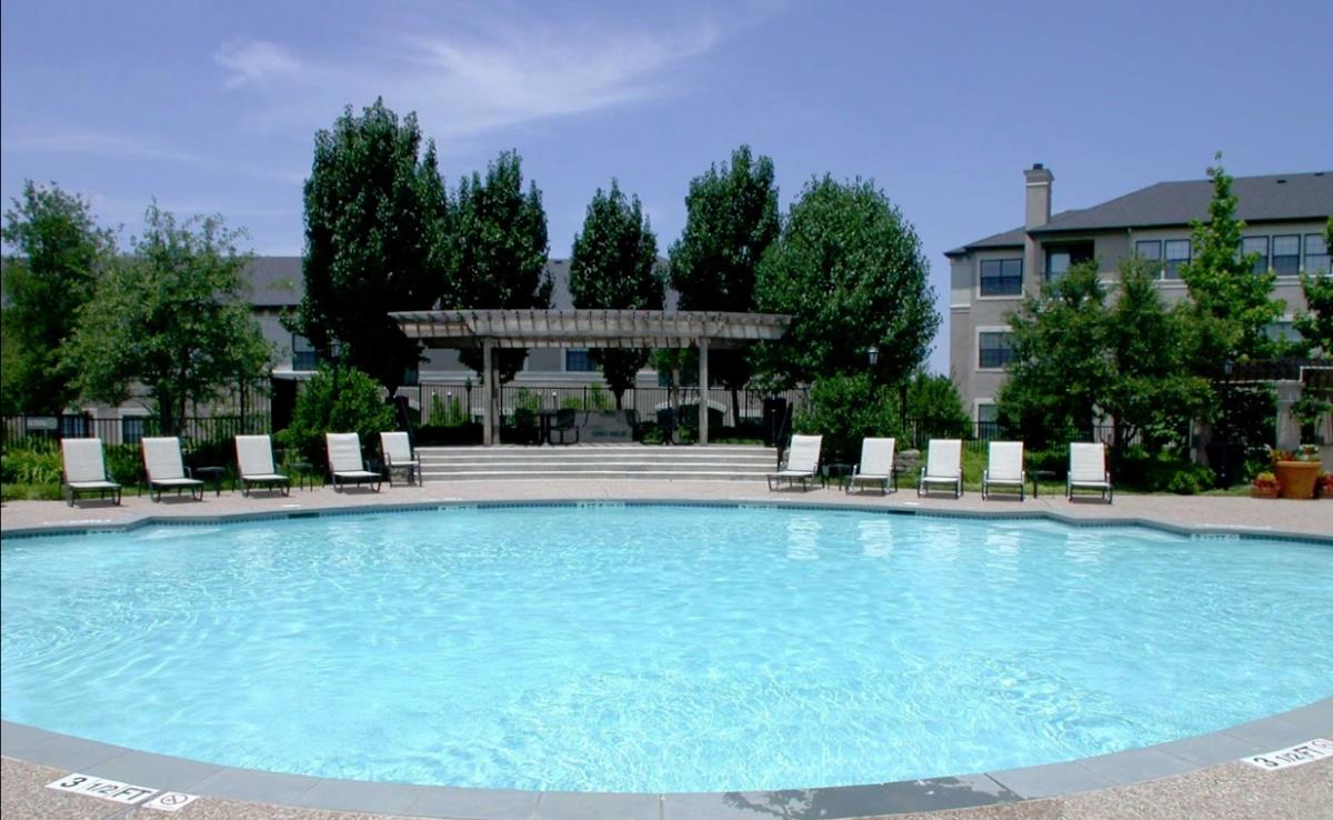Pearl on Frankford - Pool - Photo 8 of 37