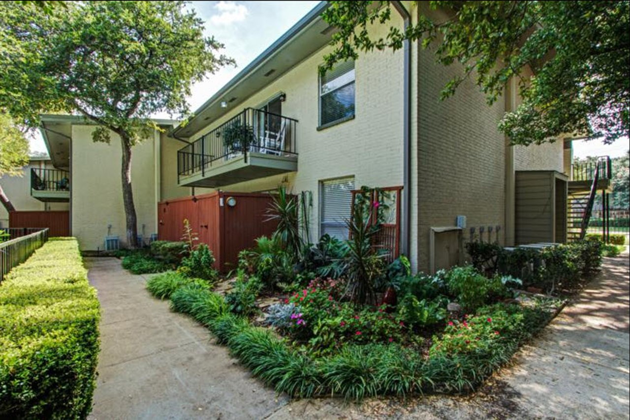 Meadowstone Place - Dallas, TX - Photo 1 of 23