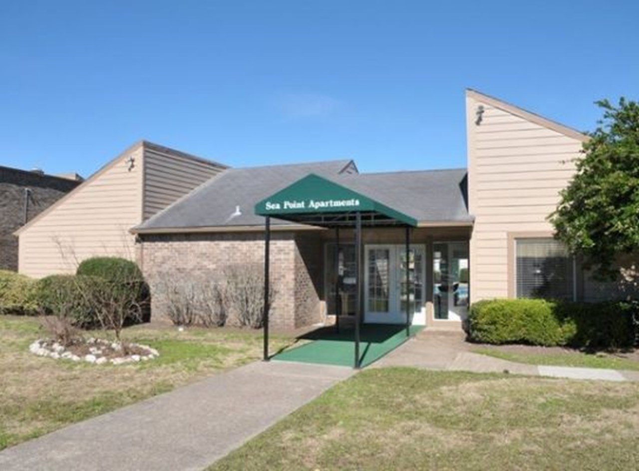 Shadowbay - Bay City, TX - Photo 1 of 8