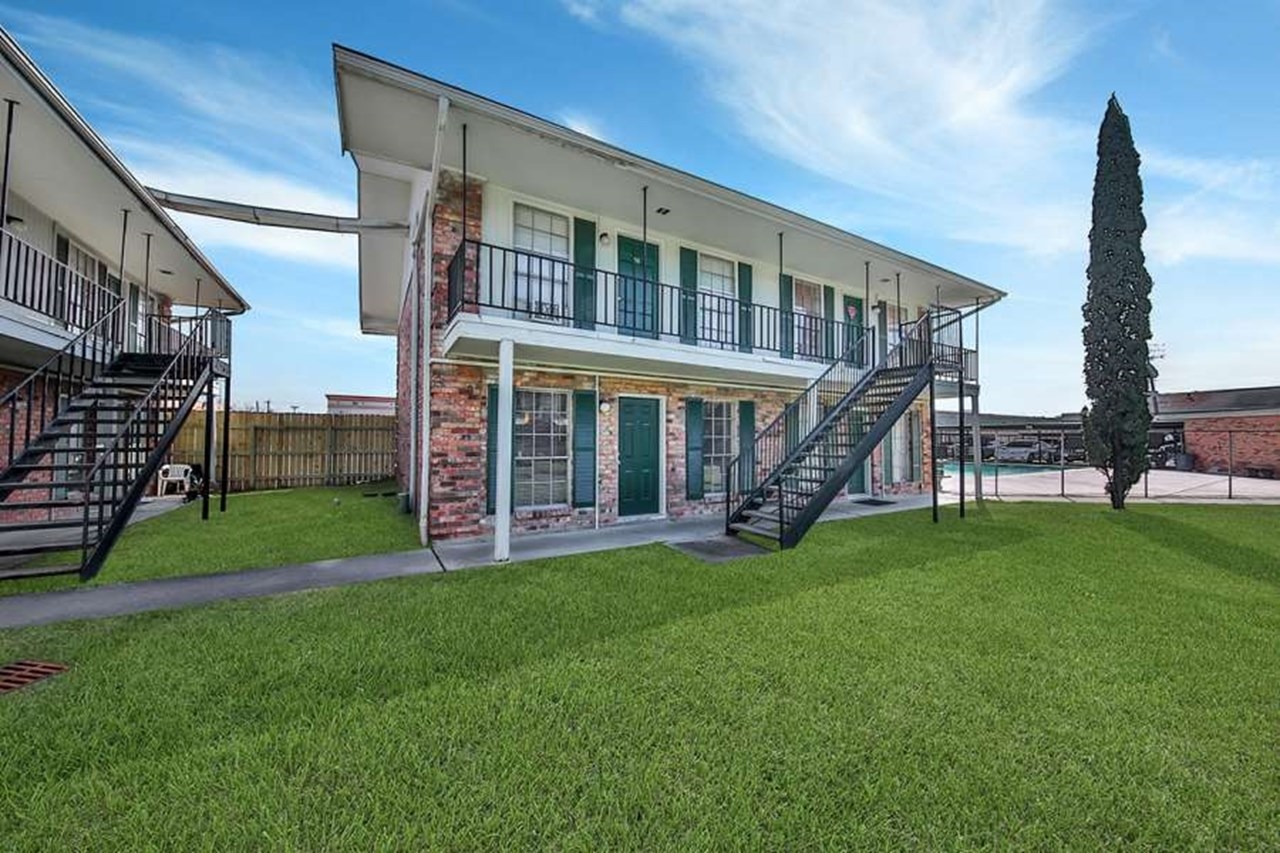 Colonial - Houston, TX - Photo 1 of 17