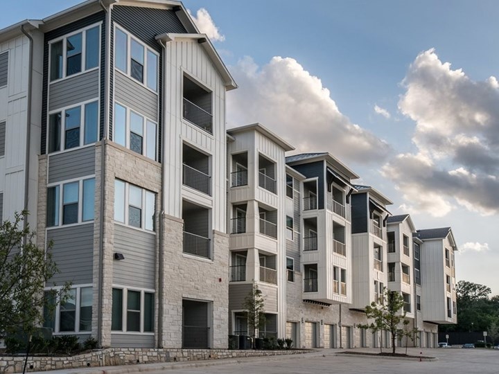 Marquis Dominion San Antonio 1159+ for 1, 2 & 3 Beds