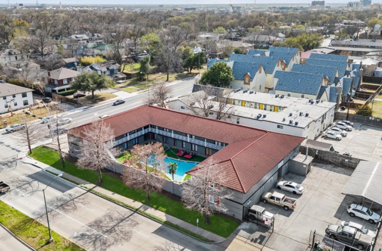 Garden Villa - Dallas, TX - Photo 1 of 35