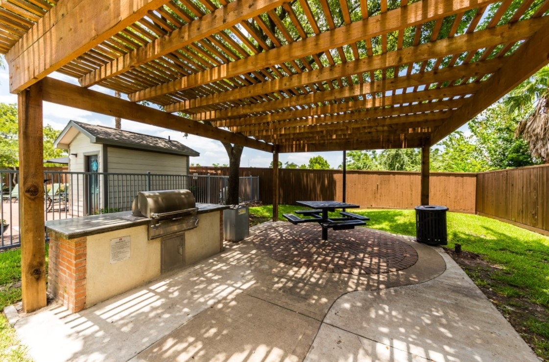 East End Lofts - BBQ - Photo 7 of 26