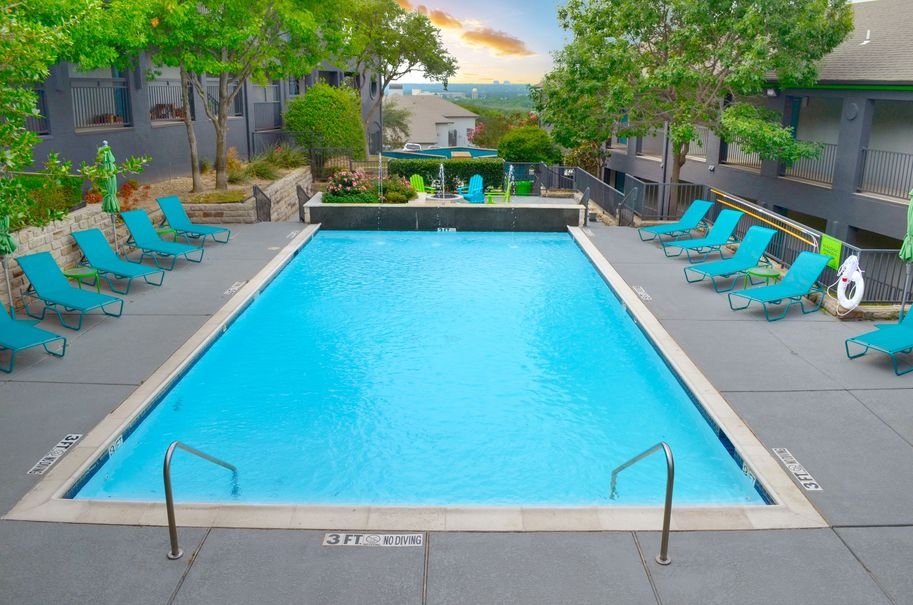 Ascent Lake Worth - Pool - Photo 4 of 12