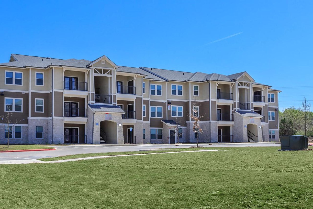 Parallax at Georgetown - Georgetown, TX - Photo 1 of 33