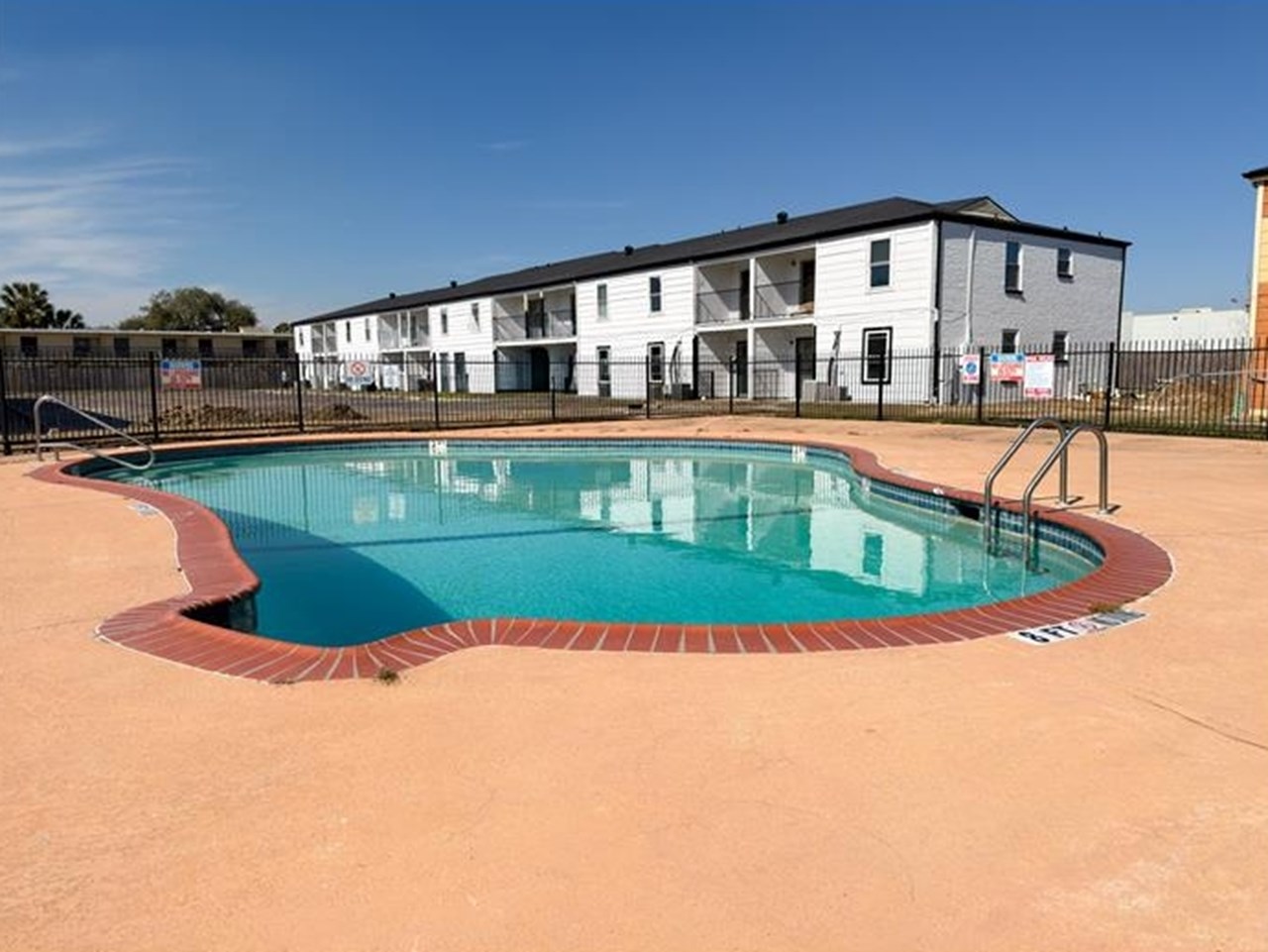 Forest View - Baytown, TX - Photo 1 of 8