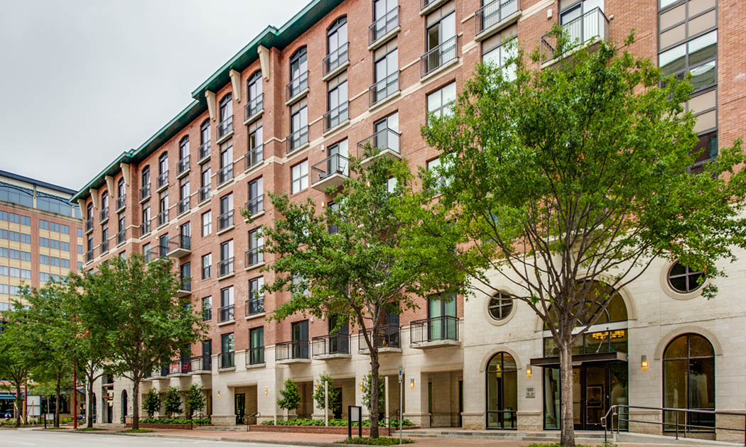 500 Crawford Apartment