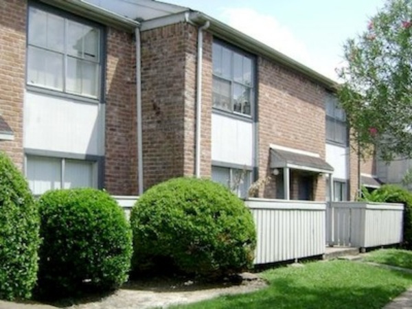 First Oaks of Northwest Corners - Exterior - Photo 3 of 5