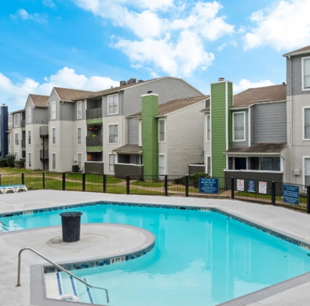 Parkway Parkgreen - Houston, TX - Photo 1 of 31