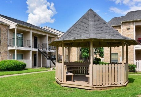 Park at Winslow - Gazebo - Photo 3 of 6