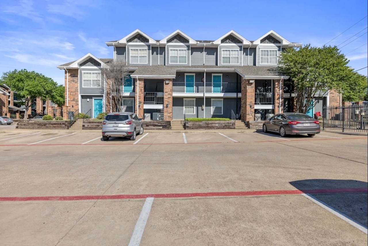 Fairway Greens - Dallas, TX - Photo 1 of 17