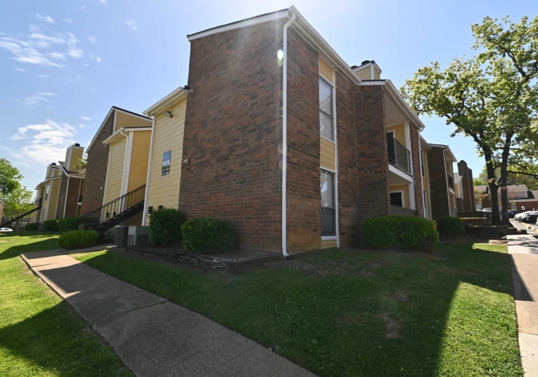 Luna Vista - Exterior - Photo 6 of 32