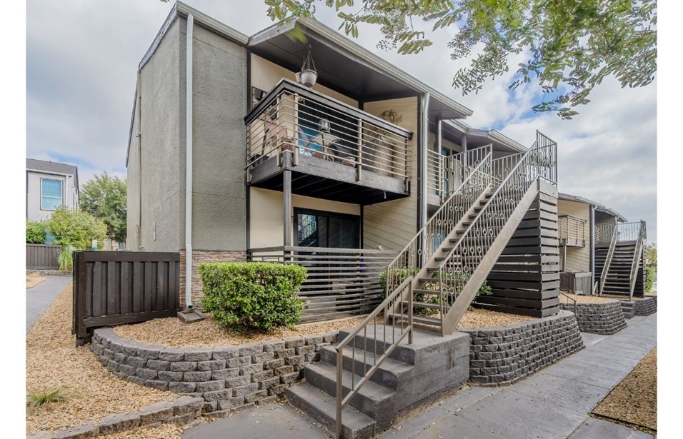 Cityscape - Exterior - Photo 3 of 41